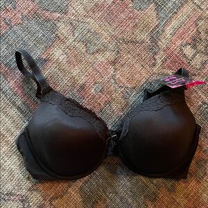 NWT maidenform tshirt bra